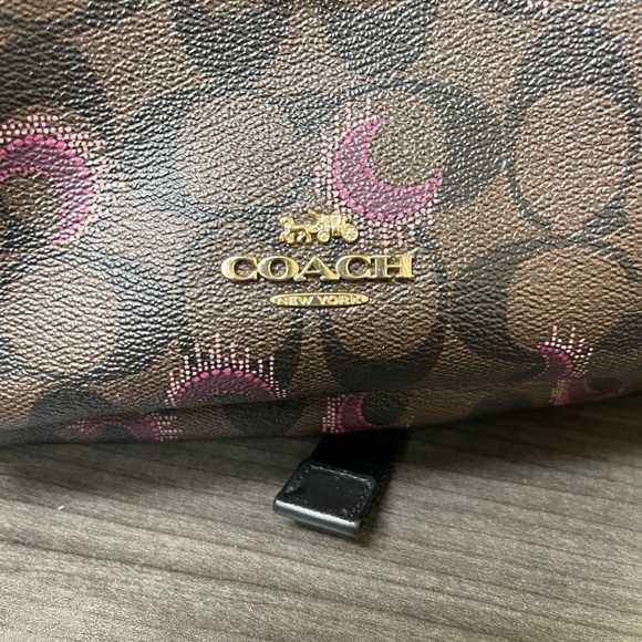 Coach - Picture 2 of 4